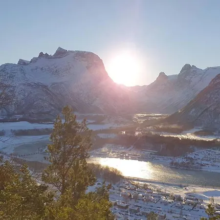 Moen Booking * Åndalsnes