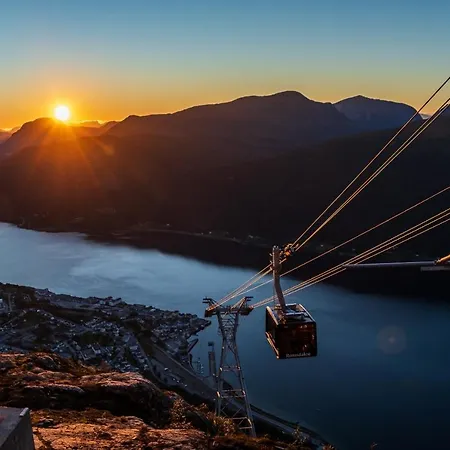 Moen Booking * Åndalsnes